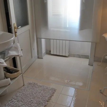 Serenella Couette-café 5*